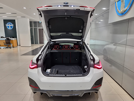BMW i4 전기차 비엠더블유 아이포 트렁크 컴파트먼트 부트 트렁크룸 수납공간