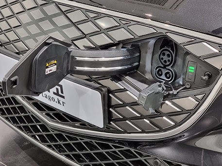 전기차 제네시스 G80EV Genesis 충전구 충전 실외V2L V2L 브이투엘 전면충전구