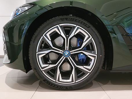 BMW i4 전기차 비엠더블유 아이포 휠 타이어 바퀴 그린