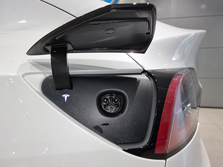 전기차 테슬라 모델Y Tesla ModelY 충전구 충전